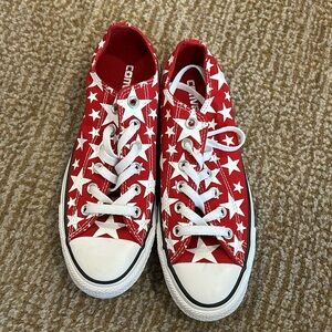 Converse-New,never worn converse mens size 6/women’s size 8. See all pics